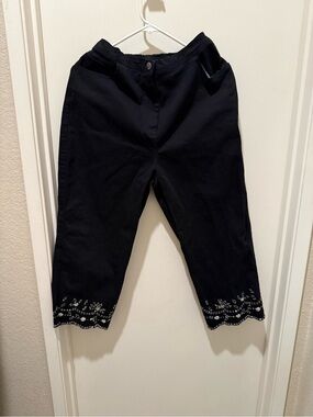 Quacker Factory Black Capris with Embroidered Logo
